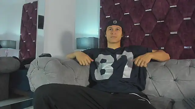 Snapshot of TonyBenedetti chatting on 05-02-26, 08:36 TonyBenedetti online show from 05-02-26, 08:36