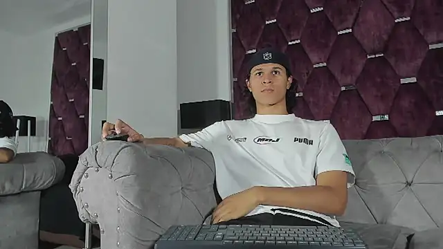 Snapshot of TonyBenedetti chatting on 05-17-26, 08:38 TonyBenedetti online show from 05-17-26, 08:38