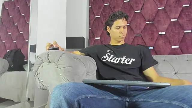 Snapshot of TonyBenedetti chatting on 07-04-26, 08:26 TonyBenedetti online show from 07-04-26, 08:26