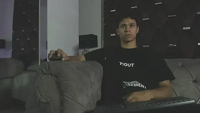 Snapshot of TonyBenedetti chatting on 07-13-26, 08:33 TonyBenedetti online show from 07-13-26, 08:33