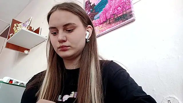 Snapshot of VeloraStar chatting on 03-04-26, 10:10 VeloraStar online show from 03-04-26, 10:10