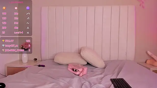 sophia walkett  online show from 04-19-26, 07:05