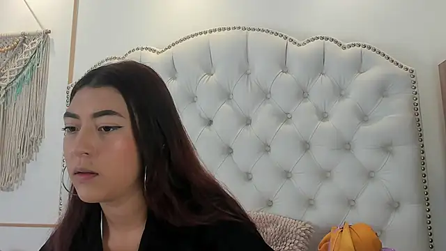 Sara funy online show from 04-30-26, 11:16