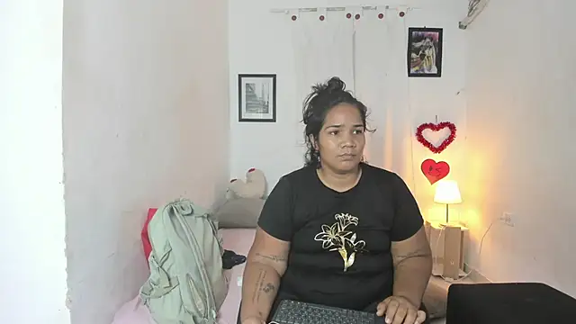 Snapshot of mariana_villa72 chatting on 06-30-26, 01:56 mariana villa72 online show from 06-30-26, 01:56