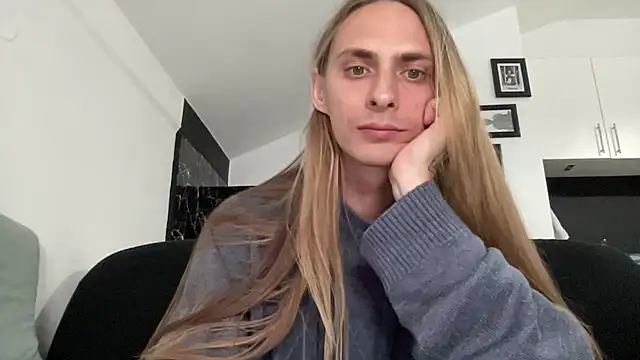 Snapshot of mi_chyort chatting on 03-10-26, 06:02 mi chyort online show from 03-10-26, 06:02