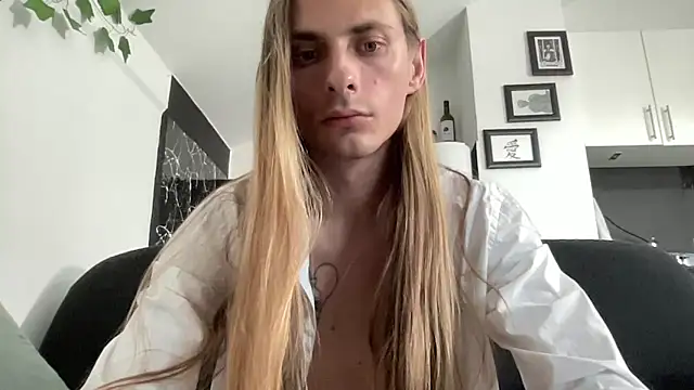 Snapshot of mi_chyort chatting on 06-07-26, 05:38 mi chyort online show from 06-07-26, 05:38