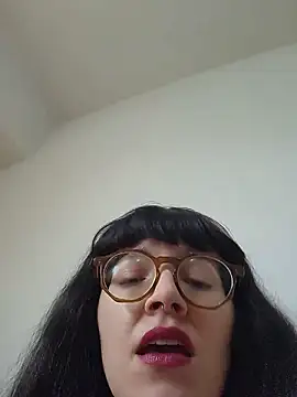 Snapshot of Mommynatrix chatting on 05-29-26, 05:11 Mommynatrix online show from 05-29-26, 05:11