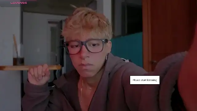 Snapshot of Ryan_sweet chatting on 02-28-26, 01:01 Ryan sweet online show from 02-28-26, 01:01