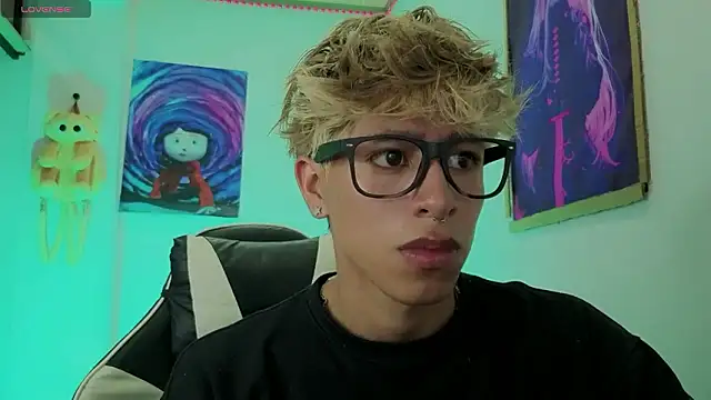 Snapshot of Ryan_sweet chatting on 03-16-26, 03:56 Ryan sweet online show from 03-16-26, 03:56