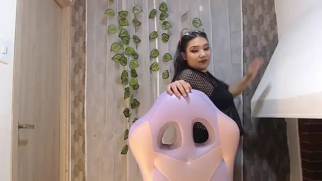 anyela donecm online show from 04-18-26, 07:51