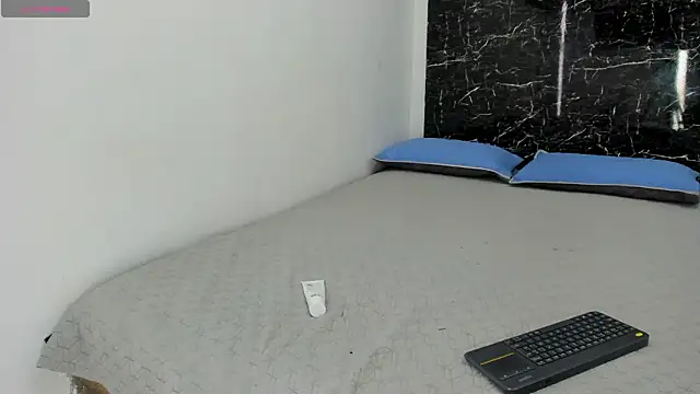 Snapshot of Charlotte_megann chatting on 03-12-26, 03:34 Charlotte megann online show from 03-12-26, 03:34