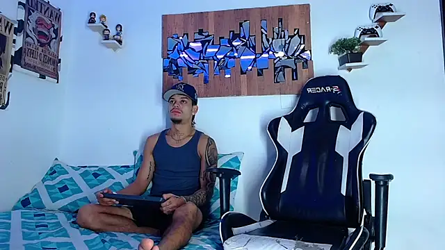 AdamsDvi online show from 04-19-26, 01:54