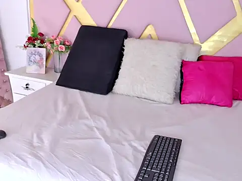 TiffannyValentine online show from 04-18-26, 07:58