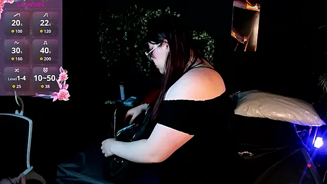 NicoleeDemara online show from 03-04-26, 12:05