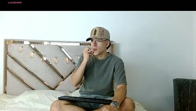 oliver   saint online show from 03-07-26, 12:07