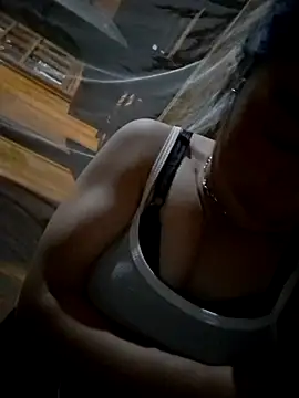 Snapshot of zanh99 chatting on 07-10-26, 02:19 zanh99 online show from 07-10-26, 02:19