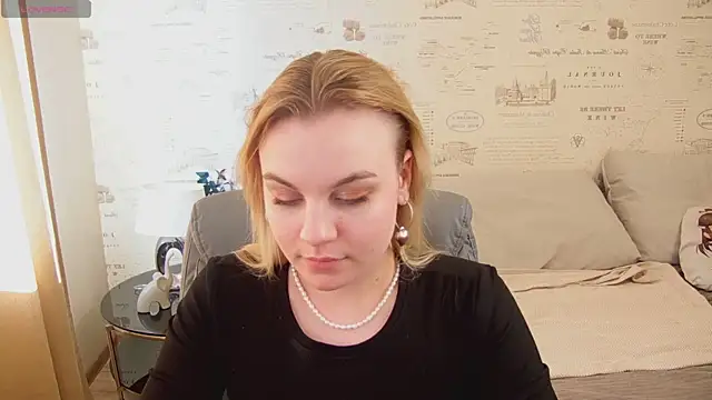 Snapshot of Glow_Margo chatting on 06-03-26, 01:19 Glow Margo online show from 06-03-26, 01:19