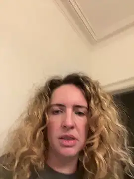 curlyirishgirl online show from 03-02-26, 11:00