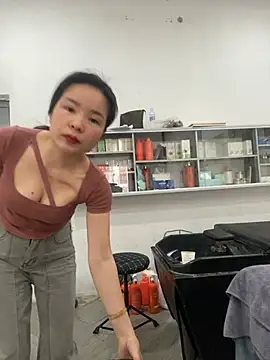 Ivy Trix2 online show from 04-18-26, 02:48