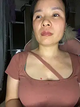 Ivy Trix2 online show from 04-18-26, 02:54