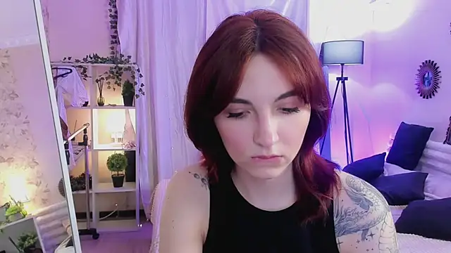 VittoriaNix online show from 04-19-26, 06:21