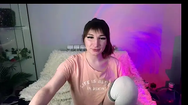 Birdie Kiss online show from 03-26-26, 03:28