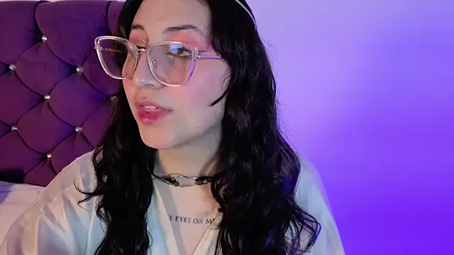 Snapshot of Maddie-LesYoux chatting on 05-29-26, 01:09 Maddie-LesYoux online show from 05-29-26, 01:09