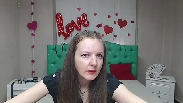 MeganPirs online show from 04-14-26, 05:13