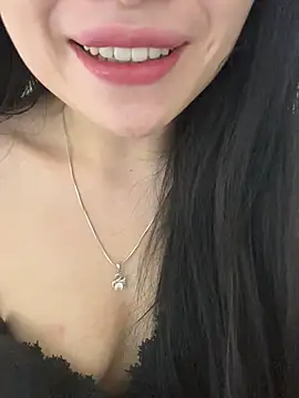 Snapshot of Tinn_tin chatting on 06-28-26, 07:36 Tinn tin online show from 06-28-26, 07:36