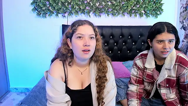 valeria and zoe online show from 05-12-26, 02:03