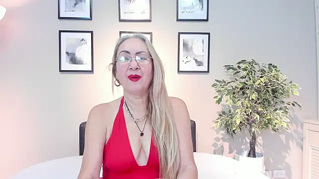 Victoria Firee online show from 04-11-26, 01:04