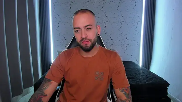 Jacke Taylor1 online show from 04-01-26, 03:51