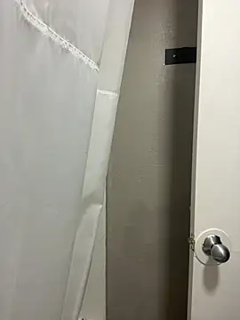 Loopsies online show from 04-15-26, 01:23