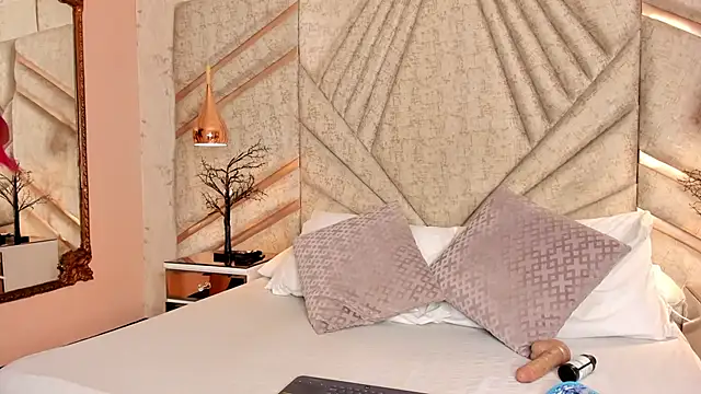 EmeelyMuller online show from 04-18-26, 04:49