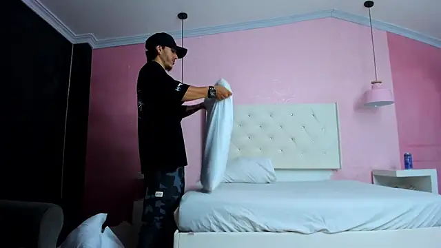 DanteLuxx online show from 04-19-26, 04:01