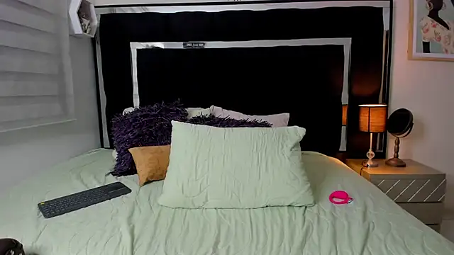 Tiana moon online show from 05-15-26, 11:12