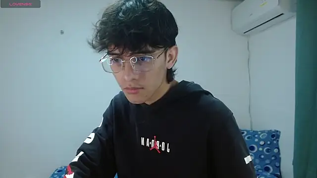 Snapshot of noah_millerx chatting on 05-02-26, 03:33 noah millerx online show from 05-02-26, 03:33