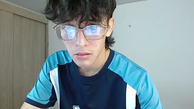 Snapshot of noah_millerx chatting on 06-16-26, 10:12 noah millerx online show from 06-16-26, 10:12