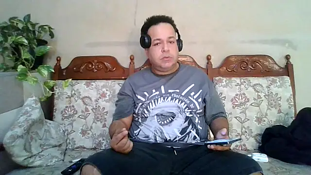 Snapshot of UrsoBissexualPauGrosso chatting on 05-13-26, 04:48 UrsoBissexualPauGrosso online show from 05-13-26, 04:48