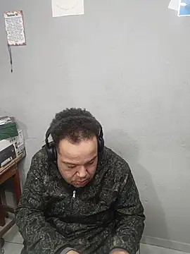 Snapshot of UrsoBissexualPauGrosso chatting on 05-23-26, 02:50 UrsoBissexualPauGrosso online show from 05-23-26, 02:50