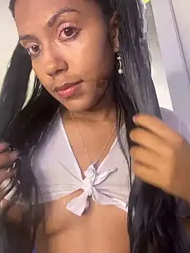 Maddie 7 online show from 04-19-26, 02:33