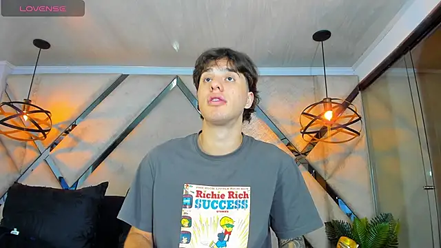 EXCLUSIVE8 online show from 04-16-26, 04:02