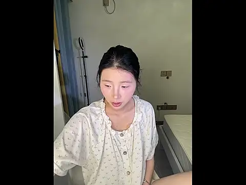 Y--F--LOVE online show from 04-22-26, 03:24