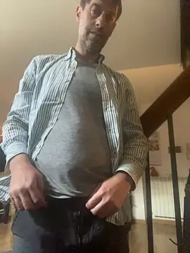 Snapshot of Alessandro7979 chatting on 04-02-26, 01:42 Alessandro7979 online show from 04-02-26, 01:42