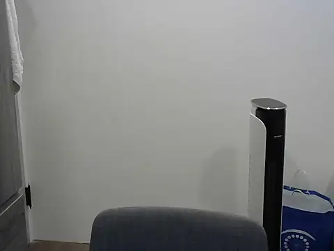 Snapshot of silverwolfwoof chatting on 06-26-26, 03:38 silverwolfwoof online show from 06-26-26, 03:38