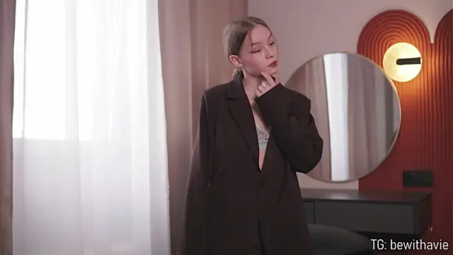 VenaLammo online show from 03-29-26, 01:33