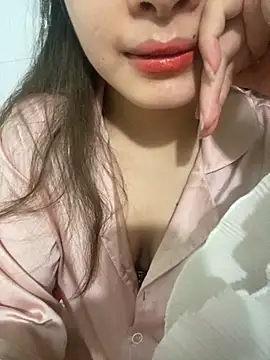 Snapshot of Xoai-cute chatting on 04-24-26, 06:49 Xoai-cute online show from 04-24-26, 06:49