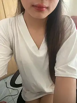 Snapshot of Xoai-cute chatting on 05-18-26, 03:24 Xoai-cute online show from 05-18-26, 03:24