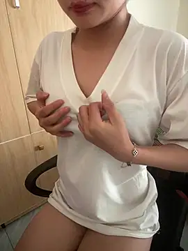 Snapshot of Xoai-cute chatting on 06-04-26, 06:52 Xoai-cute online show from 06-04-26, 06:52