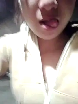 Snapshot of Mishowhot chatting on 03-12-26, 12:50 Mishowhot online show from 03-12-26, 12:50